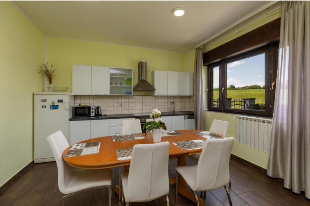 Apartment Карловац Экстерьер фото